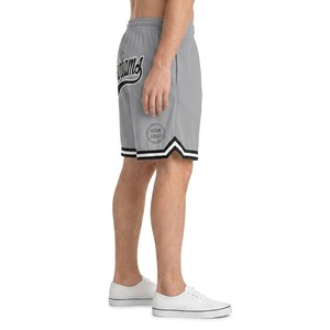Shorts de basketball unisexes en maille 100 % polyester, personnalisables avec logo, imprimés par sublimation, pour hommes, vente en gros - Product Image 4