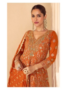 Traje de boda pakistaní único con bordado multicolor, trabajo de cutwork y khatli, y dupatta. - Product Image 5