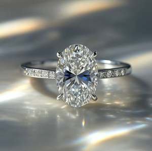 Bague de fiançailles en moissanite taille ovale en argent sterling plaqué rhodium, idéale pour les mariages, les anniversaires et les fêtes - Product Image 5