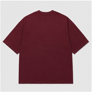 Camiseta Oversize Personalizada Color Borgoña, Unisex, de Algodón Liso, con Hombros Caídos, Cuello Redondo, Manga Corta, Estilo Urbano, Ropa de Moda - Product Image 2