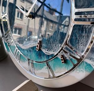 Round Resin <b>Wall</b> <b>Clock</b> Quartz Movement Roman Numeral Needle Display Analog <b>Decorative</b> Modern Living Room Hanging <b>Wall</b> <b>Clock</b> - Product Image 2