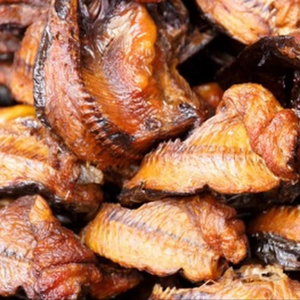 ปลาดุกรมควันเวียดนามพรีเมียม 100% ธรรมชาติ บรรจุภัณฑ์สุญญากาศทั้งตัว ขายส่ง อายุเก็บรักษา 12 เดือนขึ้นไป - Product Image 4