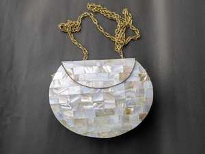 Pochette en sergé naturel écologique, magnifiquement faite à la main avec sangle en chaîne pour la décoration de mariages et de fêtes - Product Image 3