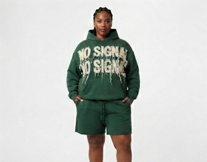 Ensemble décontracté grande taille en molleton de coton avec broderies effet usé, comprenant un sweat à capuche ample à manches longues et un short de survêtement - Product Image 5