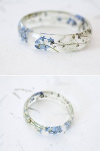 Brazalete de resina con diseño de olvido de mis encontros - Brazalete botánico floral - Brazalete tipo cuff - Product Image 6