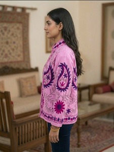 Chaqueta Rosa Suzani para Mujer, Bordado Floral Hecho a Mano, Tela TNT, Estilo Bohemio Étnico, Abrigo de Moda al por Mayor para Boutique - Product Image 3