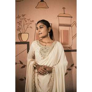 Robe trapèze de créateur faite à la main avec pantalon et dupatta en organza brodé pour soirée, taille XL - Product Image 4