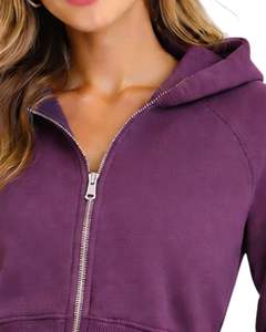Sweat-shirt à capuche court zippé pour femme, manches longues, décontracté, en molleton doux, style streetwear, couleur prune, tendance automne-hiver - Product Image 3