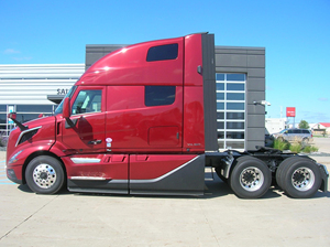 BRAND NEW 2026 VOL VO VNL64T860 12.8L 6-Cylinders Fuel-DIESEL 455HP Engine type-D13TC 6x4 TRANSMISSION-AMT LEFT HAND STEERING - Product Image 3