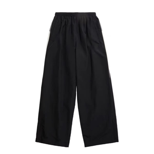 Survêtement unisexe noir avec fermeture éclair intégrale, poches latérales, séchage rapide, design sportif, idéal pour l'automne, 100 % polyester, coupe classique - Product Image 3
