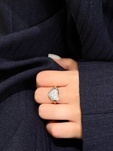 แหวนทองคำแท้ 14K ประดับเพชรแล็บโกรว์รูปหัวใจ 18 เม็ด ดีไซน์มินิมอล โรแมนติก ของขวัญวันครบรอบวาเลนไทน์สำหรับเธอ สวยหรู - Product Image 5