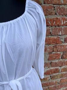 Robe longue en coton blanc pour femme, style bohème à manches longues avec col rond brodé, imprimé décontracté et ceinture à l'épaule - Product Image 4