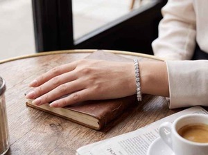 Pulsera de tenis de moissanita de plata 925 para mujer, corte brillante redondo, engaste hecho a mano, joyería clásica para boda, regalo para novia - Product Image 3