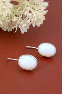 Boucles d'oreilles pendantes en argent sterling opale blanc, bijoux minimalistes, boucles d'oreilles élégantes, cadeau pour femmes, faites à la main - Product Image 5