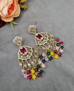 Boucles d'oreilles pendantes ethniques ovales en pierres précieuses pour femmes, plaqué or antique, style designer, pour fêtes traditionnelles, vente en gros - Product Image 1