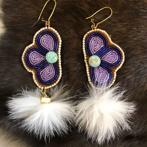 Boucles d'oreilles pendantes faites à la main en perles de rocaille pour femmes, bijoux de mode indiens, design brodé multicolore - Product Image 1