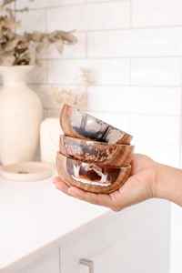 Bol à manger en résine époxy, de la meilleure qualité, écologique, moderne, bol à soupe en bois frais, fait à la main, bol de service alimentaire, bol à fruits en bois - Product Image 2