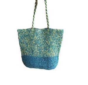 Capturez la magie des tons du coucher de soleil avec ce sac en fil naturel enchanteur, conçu pour les rêveurs et les journées d'été élégantes. - Product Image 6