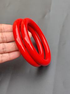 กำไลข้อมือสีชมพูสด สีแดง สีดำ เรซิ่นเรียบง่าย กำไลเครื่องประดับเรซิ่น สไตล์ทันสมัยสำหรับใส่ทุกวัน กำไลเรซิ่นแฟชั่นสมัยใหม่ - Product Image 3