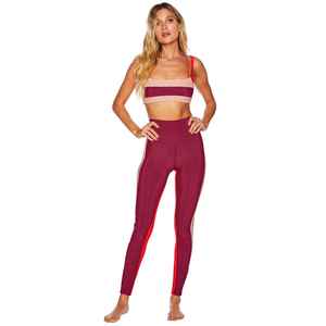 Ensemble de yoga pour femmes de qualité supérieure, confortable, motif uni, respirant, avec logo personnalisé, étiquette privée sur le devant, sans couture, pour la gym et le fitness. - Product Image 4