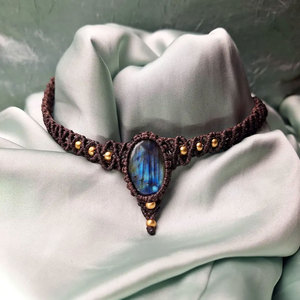 สร้อยคอแฮนด์เมดมาคราเม่ประดับลาบราดอไรต์ สไตล์โบฮีเมียน สายปรับได้ ลูกปัดทอง เครื่องประดับธรรมชาติ ลูกปัดพระพุทธรูป ของขวัญ - Product Image 2