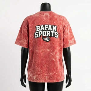 T-shirt femme en coton lourd 240 GSM, effet délavé, imprimé graphique, logo personnalisé, coton rouge délavé - Product Image 6