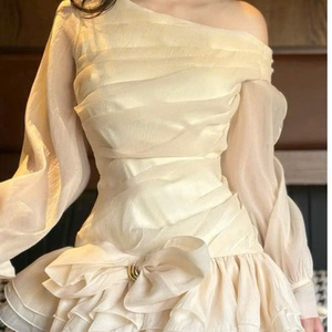 Robe longue élégante et sexy pour femme, à manches courtes, alliant parfaitement élégance, confort et style décontracté ou formel pour diverses occasions, en soie maxi. - Product Image 3