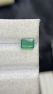 Émeraude naturelle certifiée du Zambie, taille octogonale, pierre à bon lustre, pierre précieuse non montée pour la création de bijoux, 1,37 carat - Product Image 3