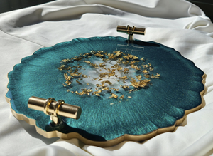 Plateau de service en résine époxy avec poignée en feuille d'or en métal Ustensiles de cuisine pour hôtels et restaurants par Tayyab Handicraft - Product Image 3