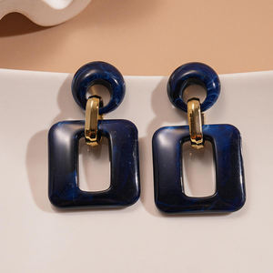 Pendientes de Aro con Forma de Campana, Estilo Vintage, Resina Ámbar, Imitación de Perla, Resistentes al Agua, Regalo - Product Image 2