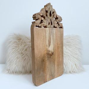 Tabla de Cortar de Madera de Pino Rústica, Diseño Rectangular Largo, Patrón Tallado a Mano, Superficie Duradera, Apta para Alimentos, Tabla de Servir para Cocina - Product Image 2