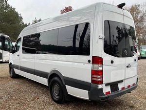 Tracteur routier diesel 6x4 à haute traction, camion lourd pour le transport logistique sur terrains difficiles - Product Image 4