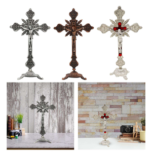 Croix de table religieuse en aluminium poli de 10 pouces, style moderne antique, faite à la main, pour la décoration intérieure et l'utilisation en chapelle - Product Image 6