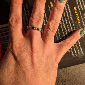 Anillo de Eternidad Completo de Plata de Ley con Zafiro Azul y Diamantes, Anillo de Boda con Zafiro Azul y Diamantes Reales de Corte Redondo - Product Image 3