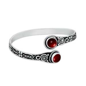 Bracelet élégant en laiton plaqué argent massif avec grenat géométrique, fait main, style bohème, cadeau de mode pour femme - Product Image 1