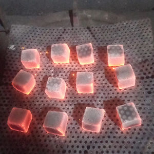 ถ่านอัดแท่งคุณภาพสูงทำจากเปลือกมะพร้าวแท้ เหมาะสำหรับบุหรี่ชิชาหรือฮุคก้า ผลิตจากประเทศอินโดนีเซีย - Product Image 1