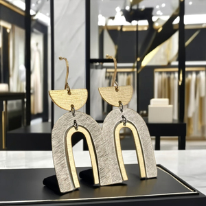 Boucles d'oreilles en laiton doré 2020, dernières tendances, avec texture embossée, bijoux à la mode de New York, résistantes à l'eau. - Product Image 1