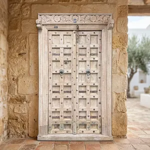 Puerta Doble de Madera Estilo Vintage de Bangalore con Marco Tallado Chokhat, Herrajes Metálicos Antiguos, Darwaza Tradicional - Product Image 4