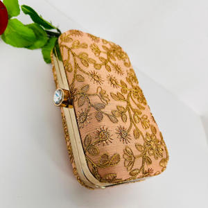 กระเป๋าคลัทช์ขนาดกะทัดรัดทำจากอลูมิเนียมชุบทองเรียบง่ายทันสมัยมีสไตล์ปักปีกบนท้องฟ้าสไตล์แฟชั่นแนวโบราณ - Product Image 2