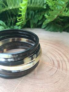 Ensemble de bracelets en corne de buffle pour femmes, bijoux faits à la main, écologiques, avec une finition lisse et brillante, artisanat de bracelets en corne. - Product Image 6