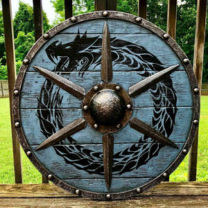 Bouclier Viking Nordique Artisanal en Bois, Design Nordique Traditionnel Rond pour Affichage Historique et Décoration Intérieure - Product Image 1