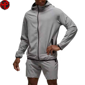 Conjunto de Pantalones Cortos de Nylon Personalizados para Hombre, Estilo Urbano de Verano, Traje Deportivo Bordado con Patrón Sólido, Conjunto de Pantalones Cortos Cortavientos - Product Image 1