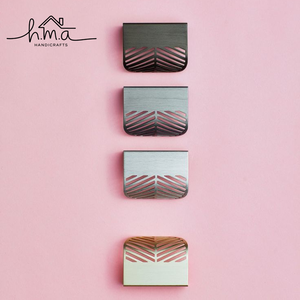 Poignée de meuble en laiton doré découpée à motif floral, disponible en plusieurs couleurs, pour armoires de cuisine, salle de bain, tiroirs et portes - Vente en gros - Product Image 1