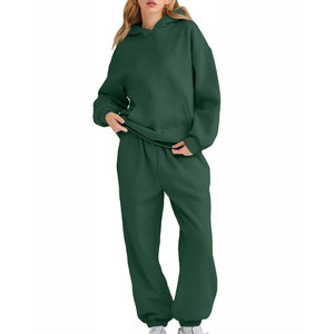 Ensemble de survêtement décontracté 2 pièces en velours épais avec logo personnalisé, pantalon empilé et jogging en velours orné de strass, respirant, pour femme, collection automne 2025 - Product Image 3
