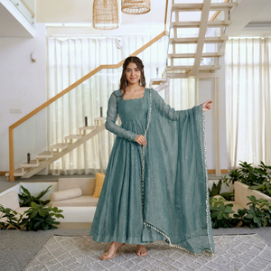 Nouvelle collection de robes Anarkali Salwar pour mariage et fêtes, Salwar Kameez indien disponible à des prix abordables - Product Image 1