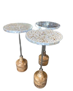 Exquisita mesita de noche tradicional de nácar, diseño de incrustaciones florales hechas a mano de primera calidad para interiores de casas sofisticadas - Product Image 4