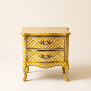 Mesita de noche hecha a mano con incrustaciones de hueso y patrón de rayas amarillas en forma de chevron, hecha de madera para decoración, muebles de dormitorio de la India. - Product Image 1
