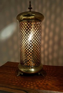 Farol Metálico Moderno para Decoración del Hogar, Portavelas Navideño Hecho a Mano con Paneles de Vidrio, Estilo Vintage, Diseño de Iluminación Interior/Exterior - Product Image 3