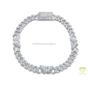 Pulsera de Lujo con Eslabones Cubanos de Moissanita en Oro Rosa con Mariposa, Piedras Simuladas de Diamante VVS y Diseño Totalmente Cubierto de Piedras - Product Image 3
