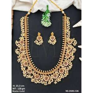 คอลเลกชันเครื่องประดับประดิษฐ์แฮนด์เมดทันสมัย เคลือบผิวทนทาน ดีไซน์ประณีต เหมาะสำหรับแบรนด์ค้าปลีกและร้านบูติก - Product Image 5